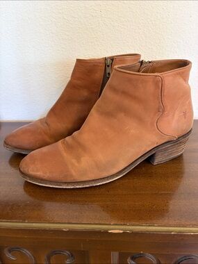 Frye Carson Piping Tan Leather Zip Ankle Booties 11